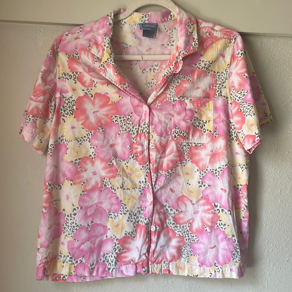 Vintage Classic Elements pink and yellow floral short sleeve button blouse
